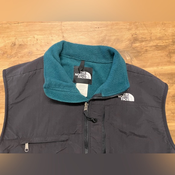 Great vintage pine green North Face fleece vest. Winter is coming! - Picture 3 of 8